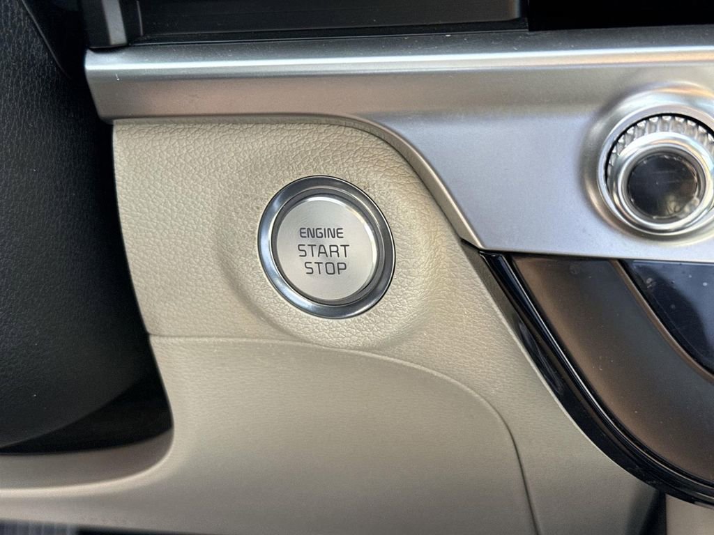 Used 2023 Kia Telluride S image 16