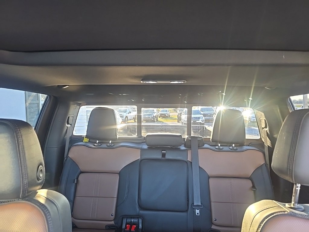 Used 2025 Chevrolet Silverado 3500 High Country w/ High Country Premium Package image 15