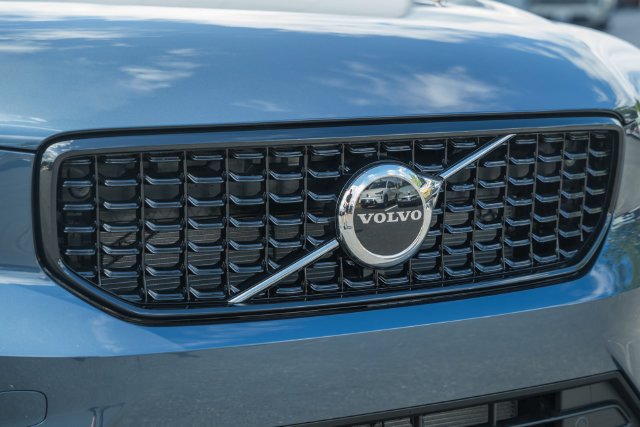 New 2026 Volvo XC40 B5 Core w/ Protection Package Premier AWD/4WD image 12