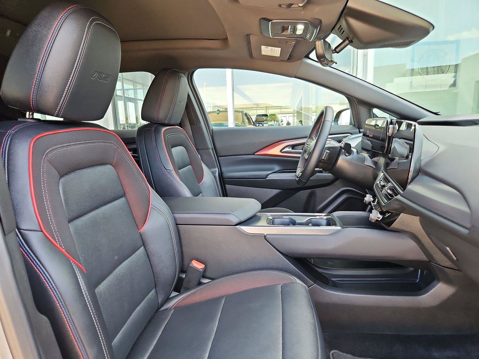 Used 2025 Chevrolet Equinox EV RS w/ Convenience Package II FWD image 28