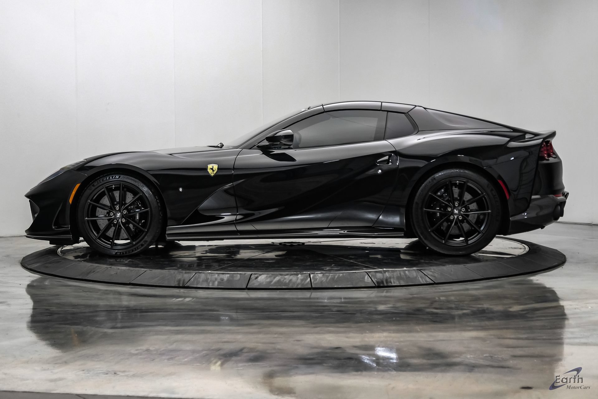 Used 2022 Ferrari 812 GTS RWD image 10