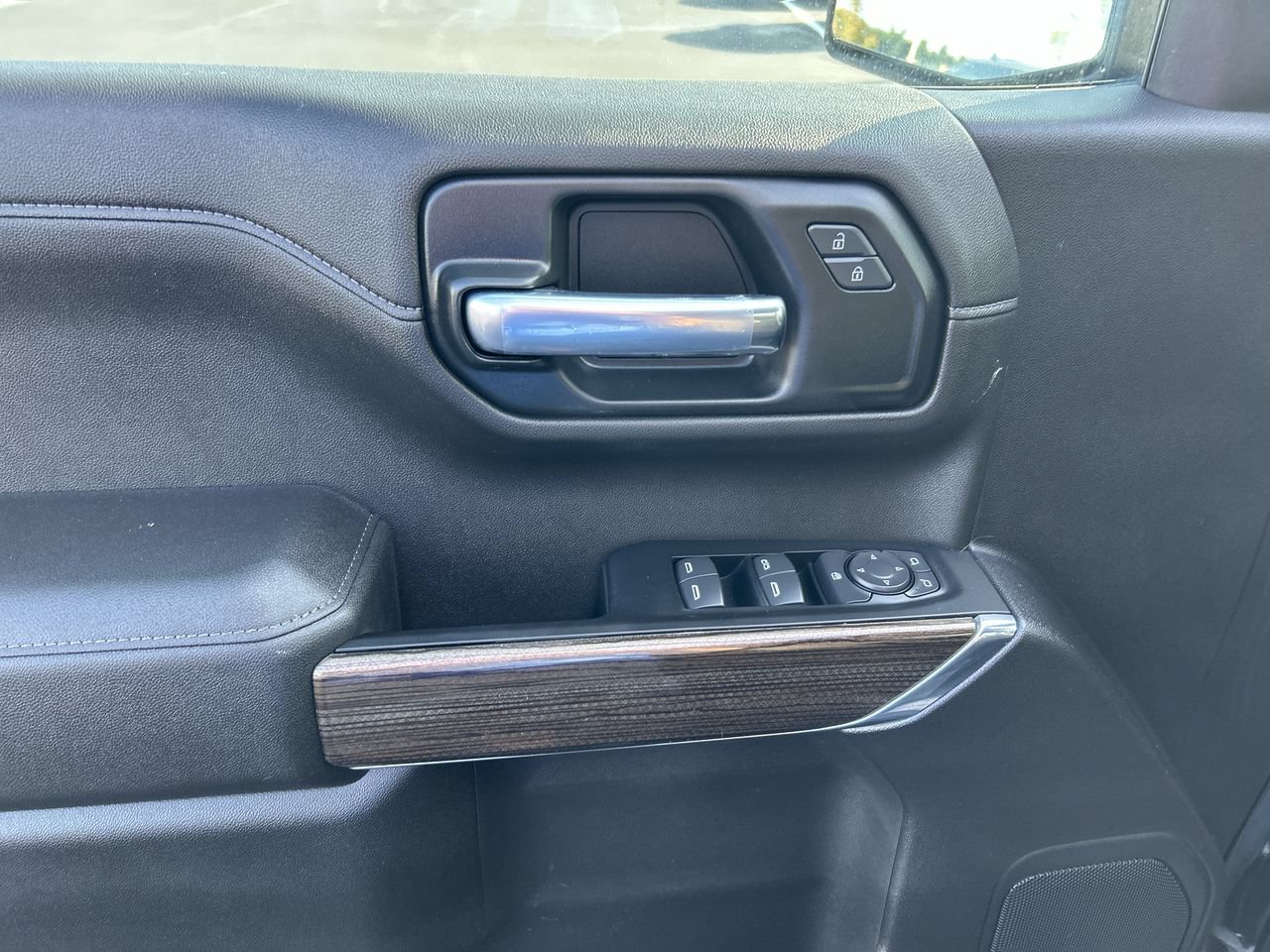 Used 2019 Chevrolet Silverado 1500 LT Trail Boss AWD/4WD image 21