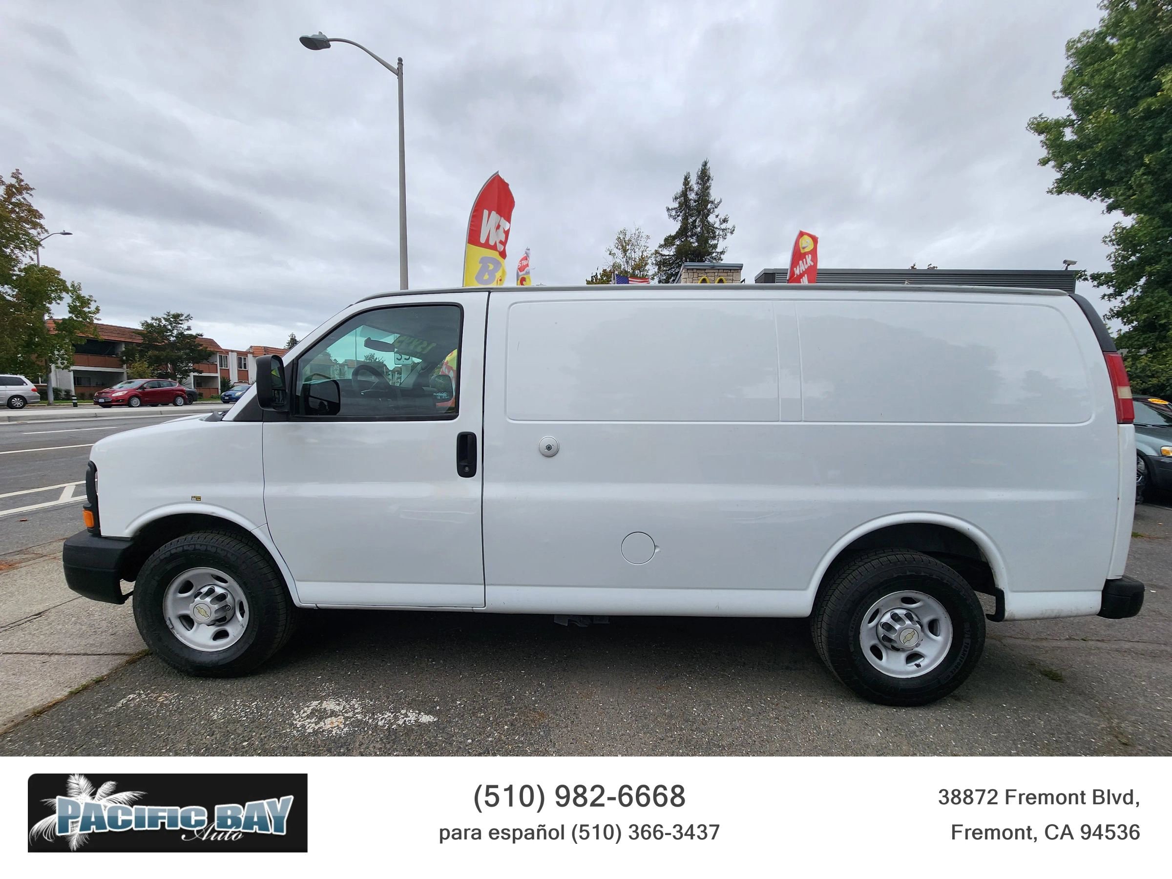 Used 2012 Chevrolet Express 2500 image 4