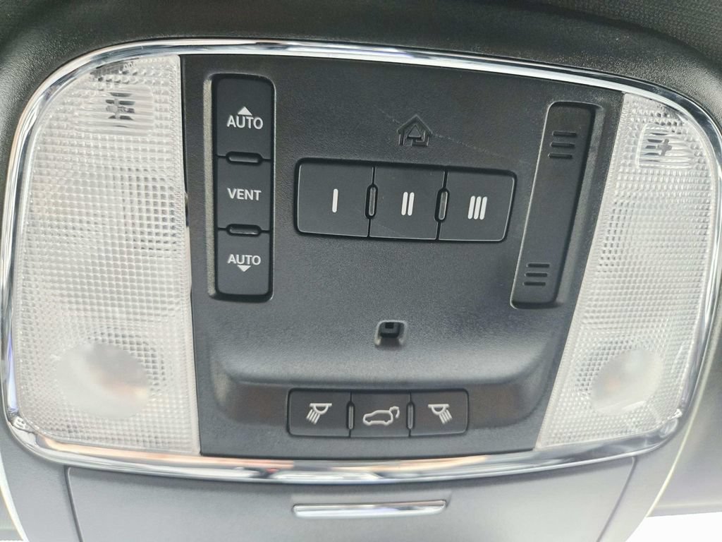 Certified 2020 Jeep Grand Cherokee Limited w/ Premium Lighting Group AWD/4WD image 34