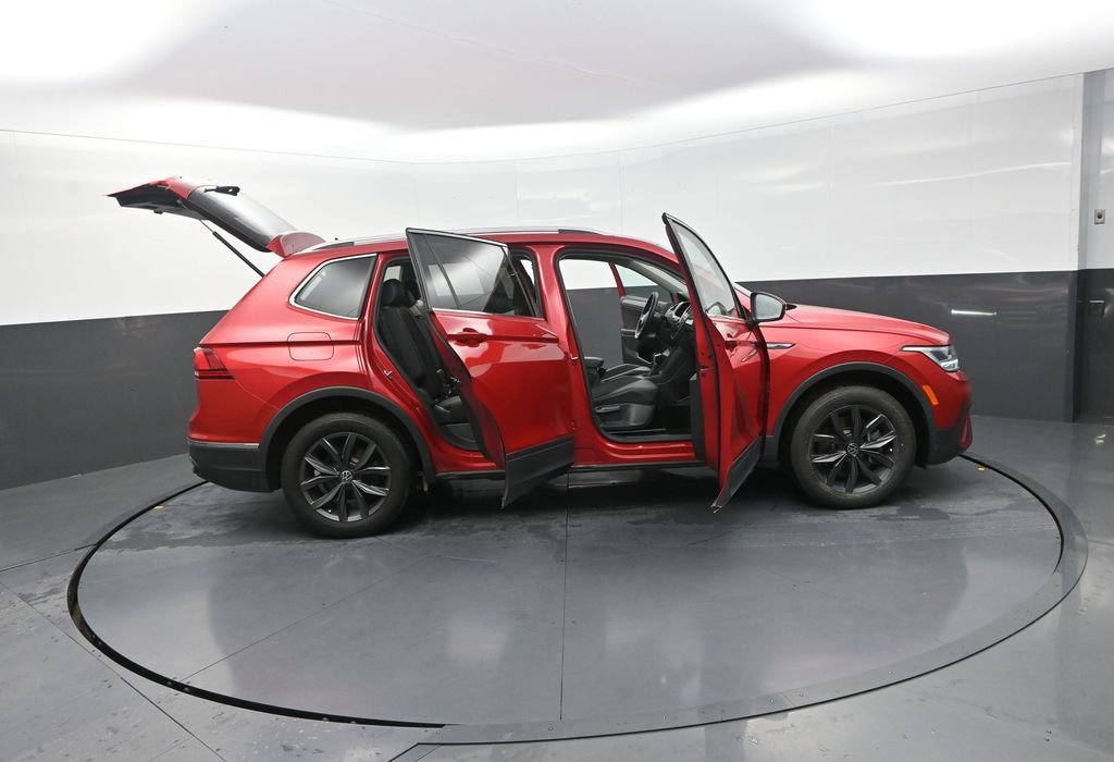 Used 2023 Volkswagen Tiguan SE FWD image 38