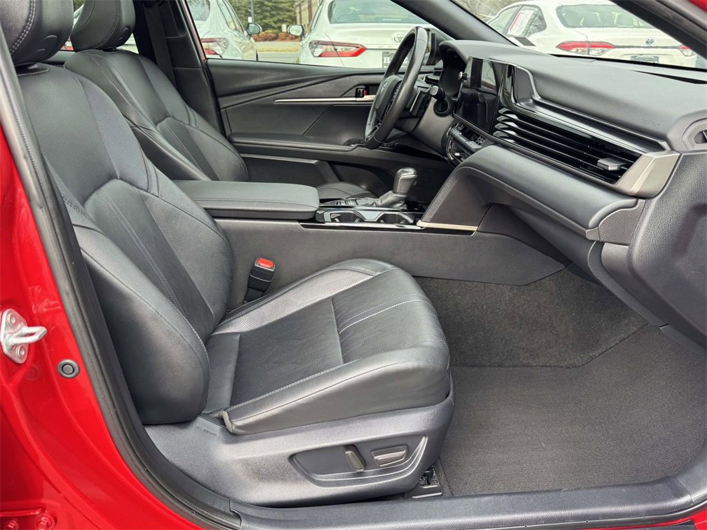 Used 2025 Toyota Camry XSE image 14