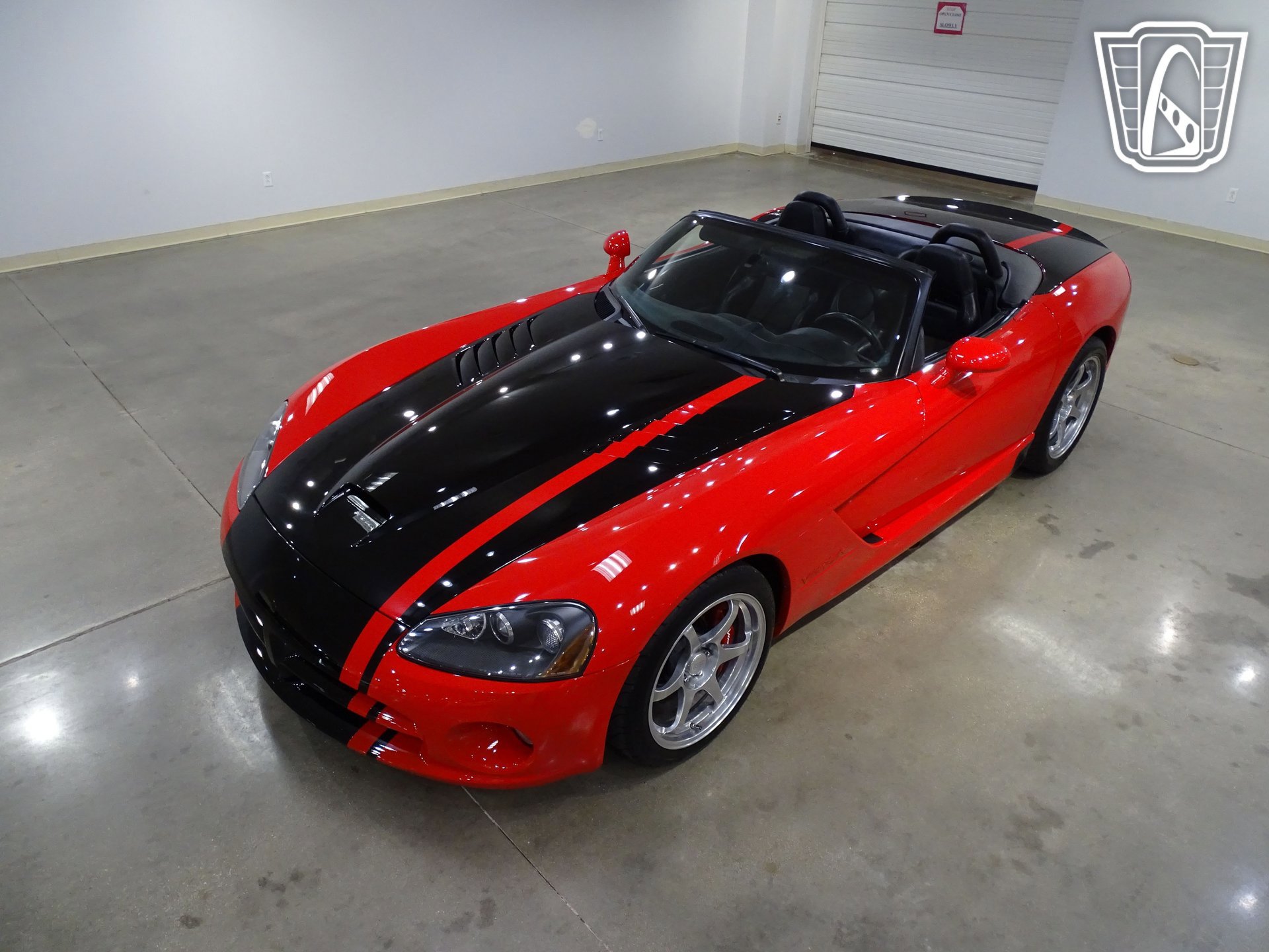 Used 2003 Dodge Viper SRT-10 RWD image 2