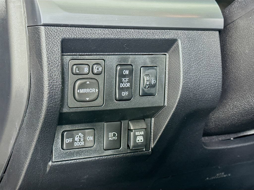 Used 2021 Toyota Tundra Platinum AWD/4WD image 10