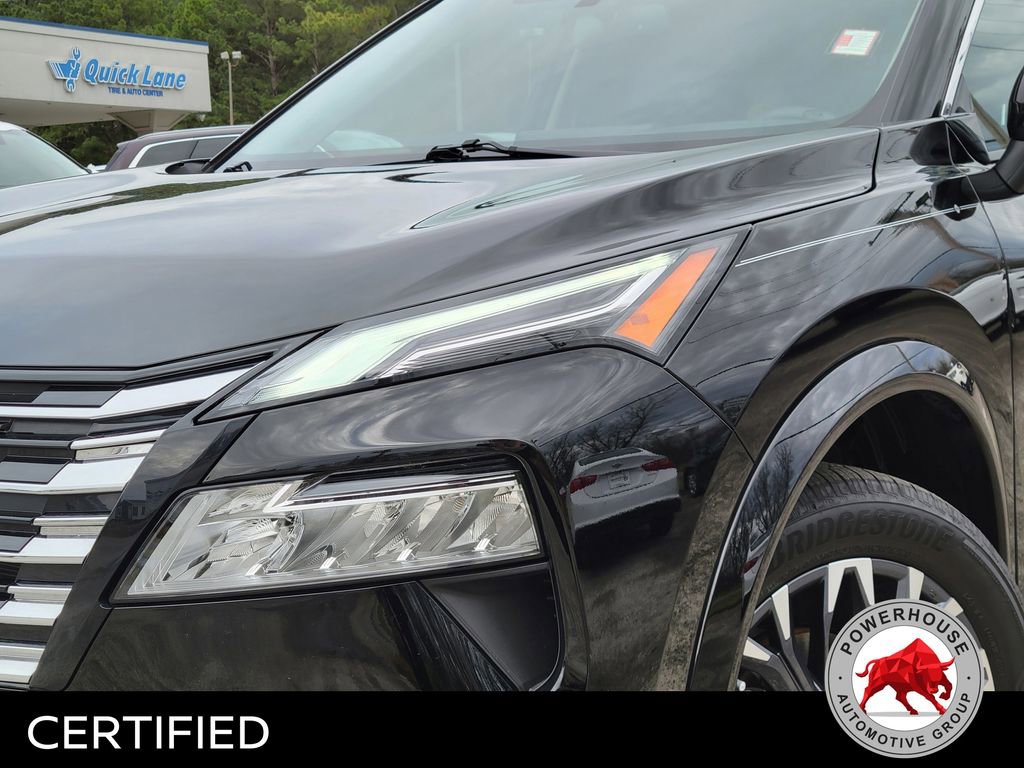 Used 2025 Nissan Rogue Platinum image 10