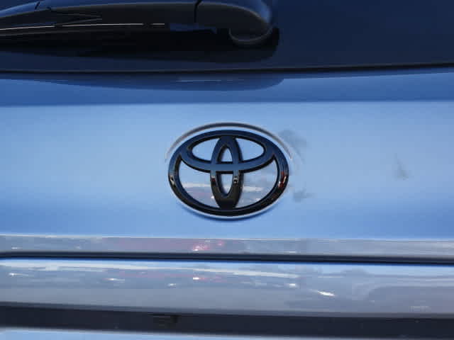 Certified 2024 Toyota Corolla Cross LE w/ Moonroof Package FWD image 9