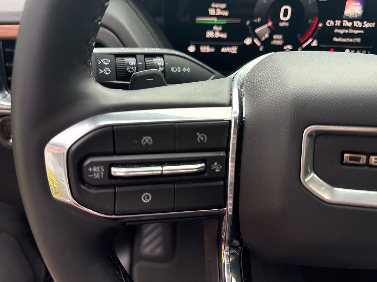 Used 2025 GMC Yukon XL Denali image 21