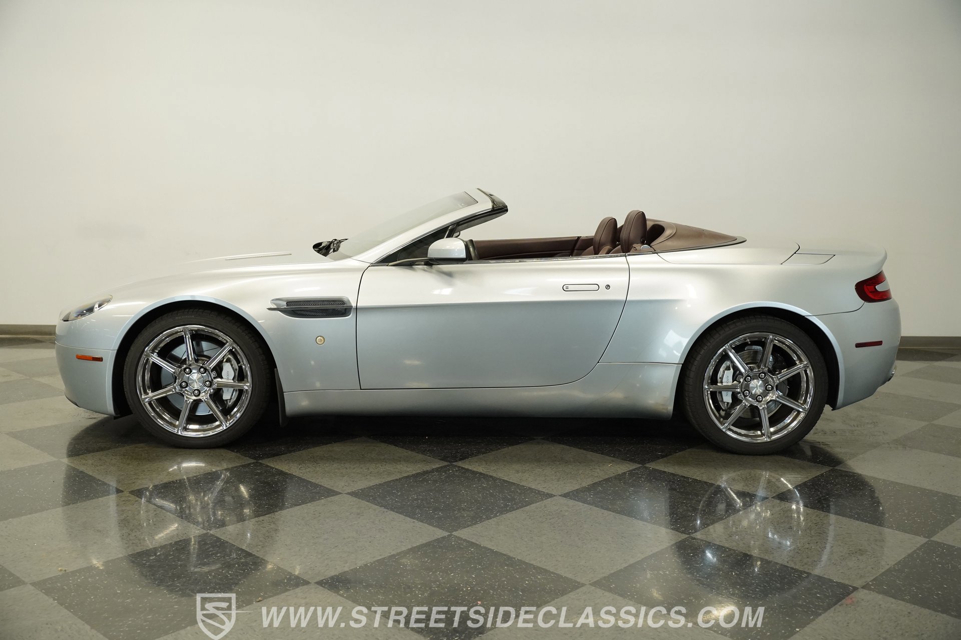 Used 2008 Aston Martin V8 Vantage Roadster image 2