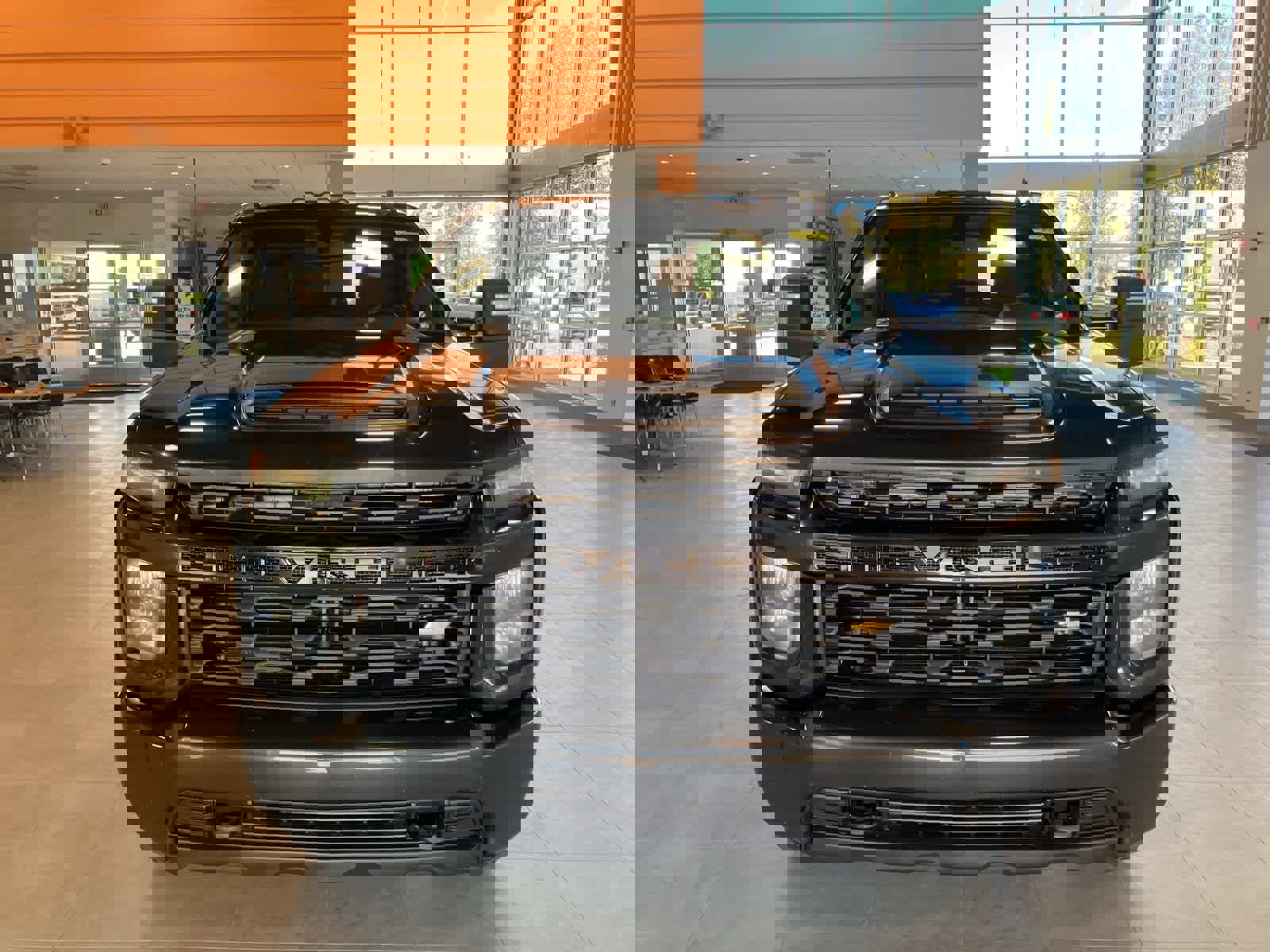 Used 2021 Chevrolet Silverado 2500 Custom w/ Custom Value Package image 2