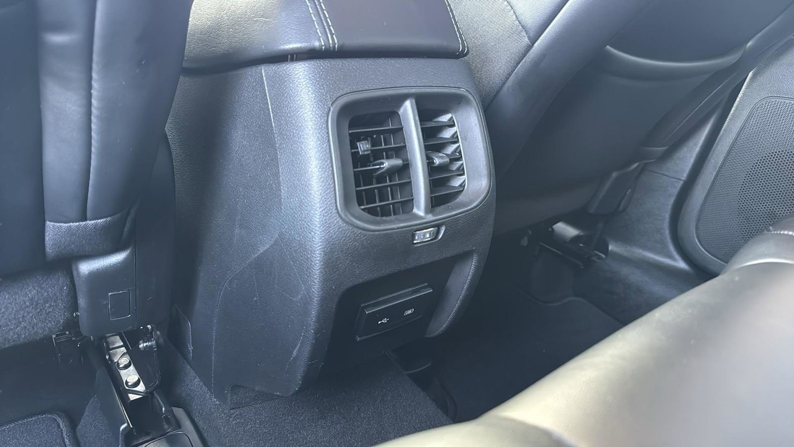 Used 2020 Jeep Cherokee Latitude Plus image 28