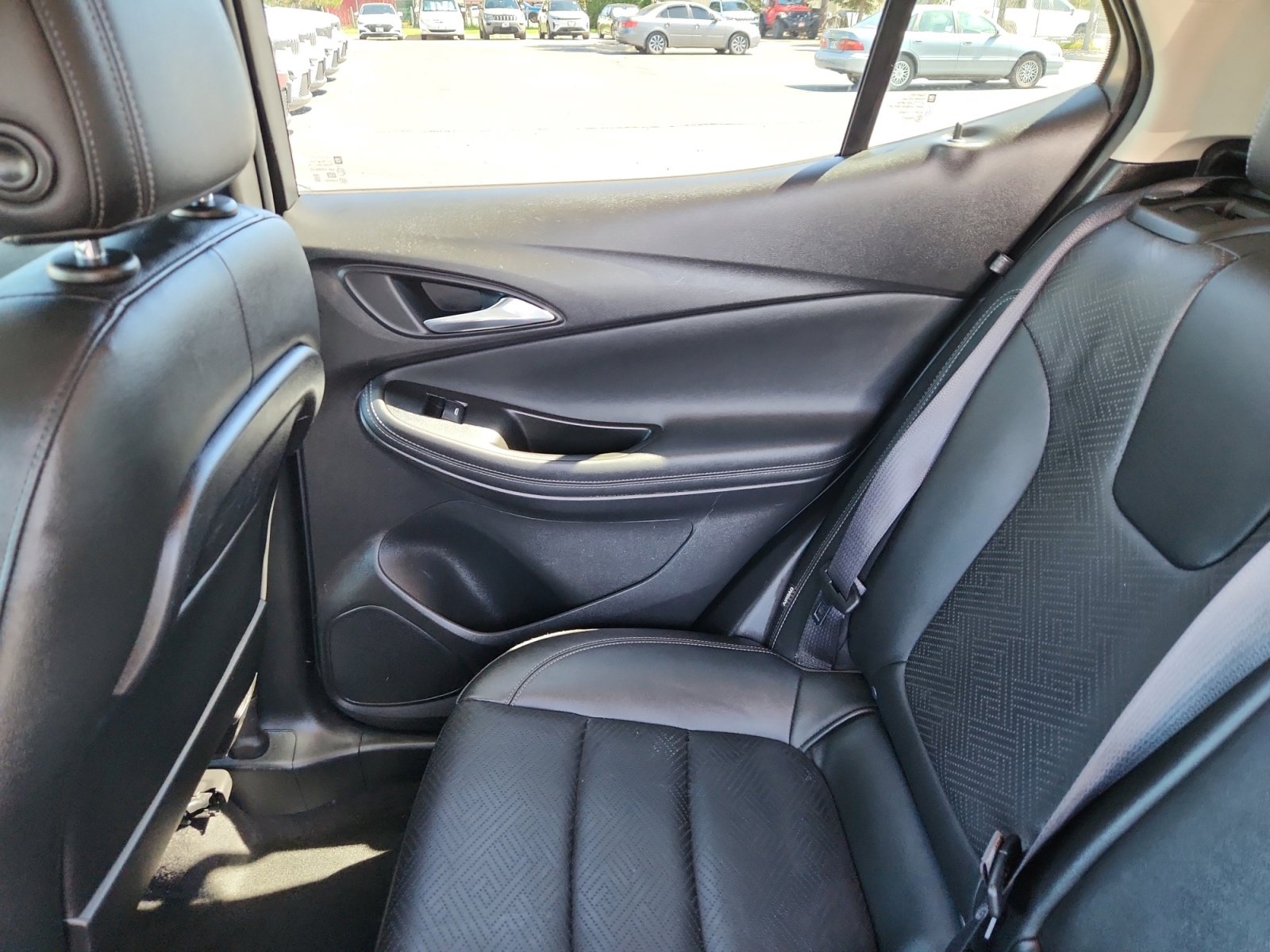 Used 2021 Buick Encore GX Essence image 17