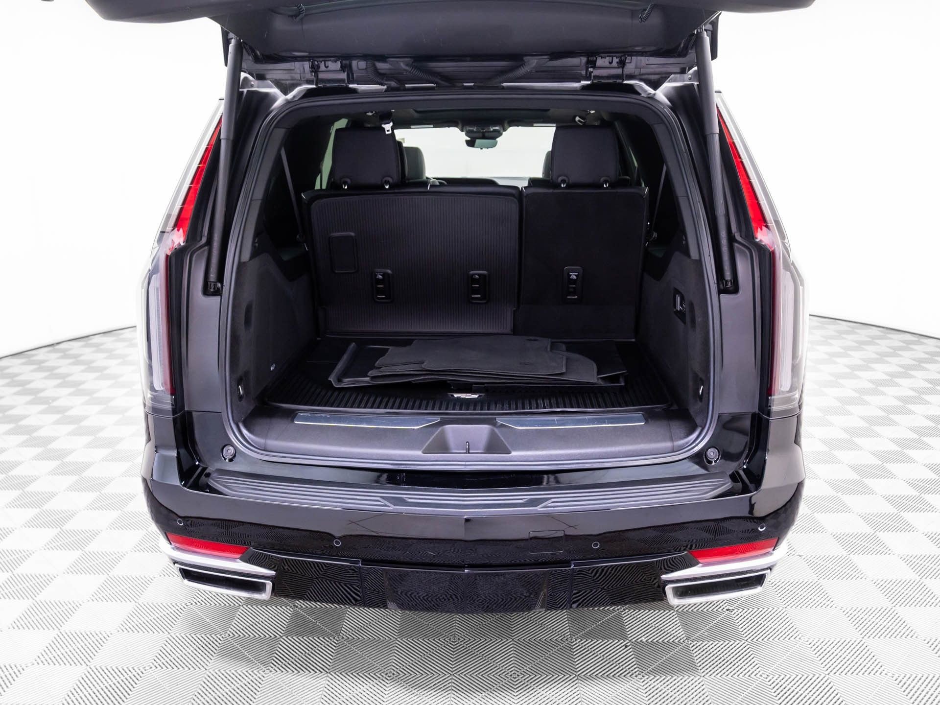 Certified 2023 Cadillac Escalade ESV Premium Luxury image 35