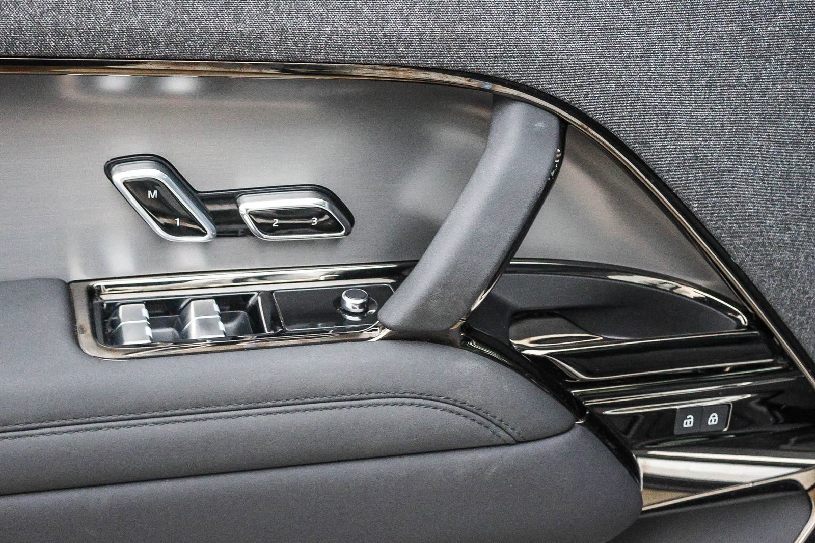 Certified 2024 Land Rover Range Rover Sport SE image 25