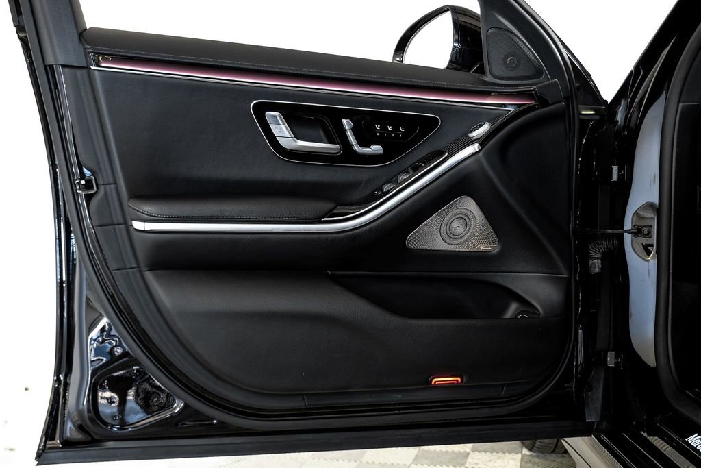 Used 2022 Mercedes-Benz S 580 4MATIC Sedan w/ AMG Line Package image 38