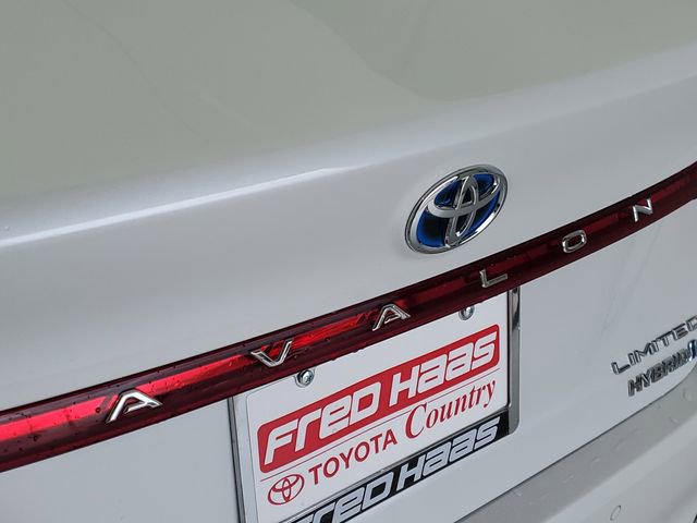 Used 2019 Toyota Avalon Limited w/ Advanced Safety Package image 8
