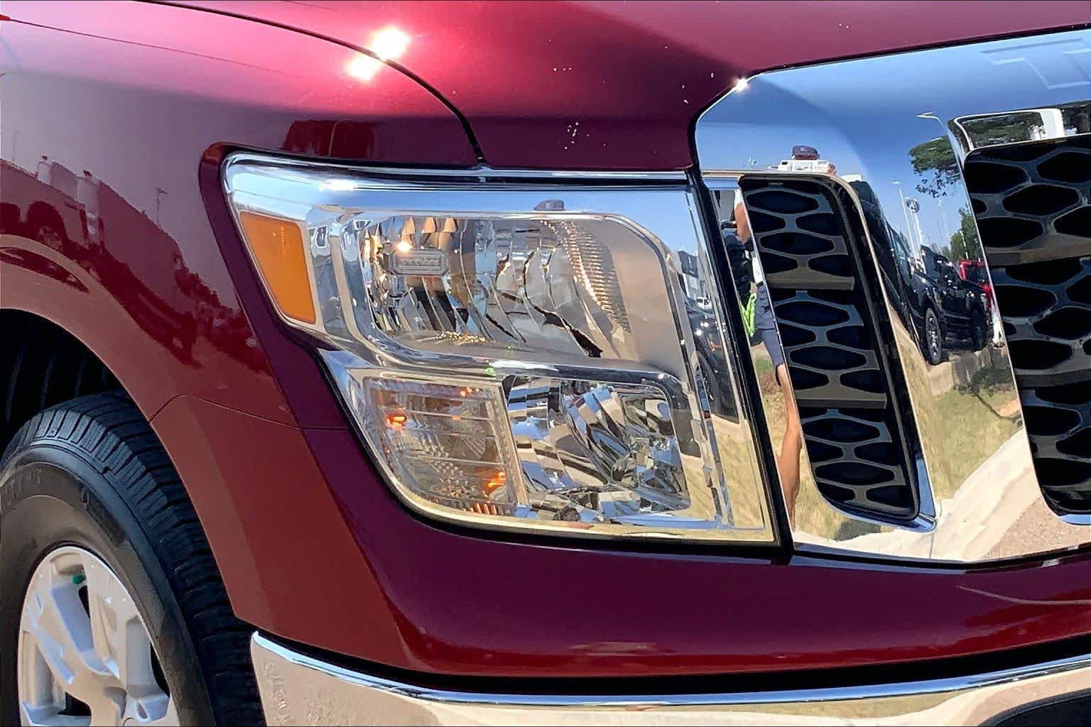 Used 2017 Nissan Titan SV RWD image 28