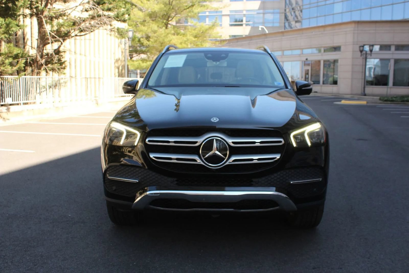 Used 2020 Mercedes-Benz GLE 350 4MATIC image 3