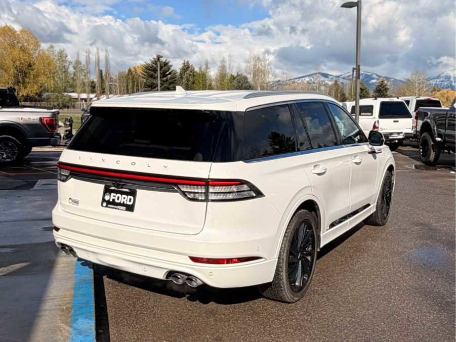 Used 2022 Lincoln Aviator Reserve w/ Equipment Group 201A AWD/4WD image 9