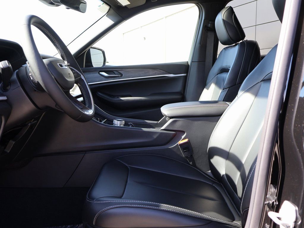 New 2026 Jeep Grand Cherokee L Limited w/ Trailer Tow Package image 24