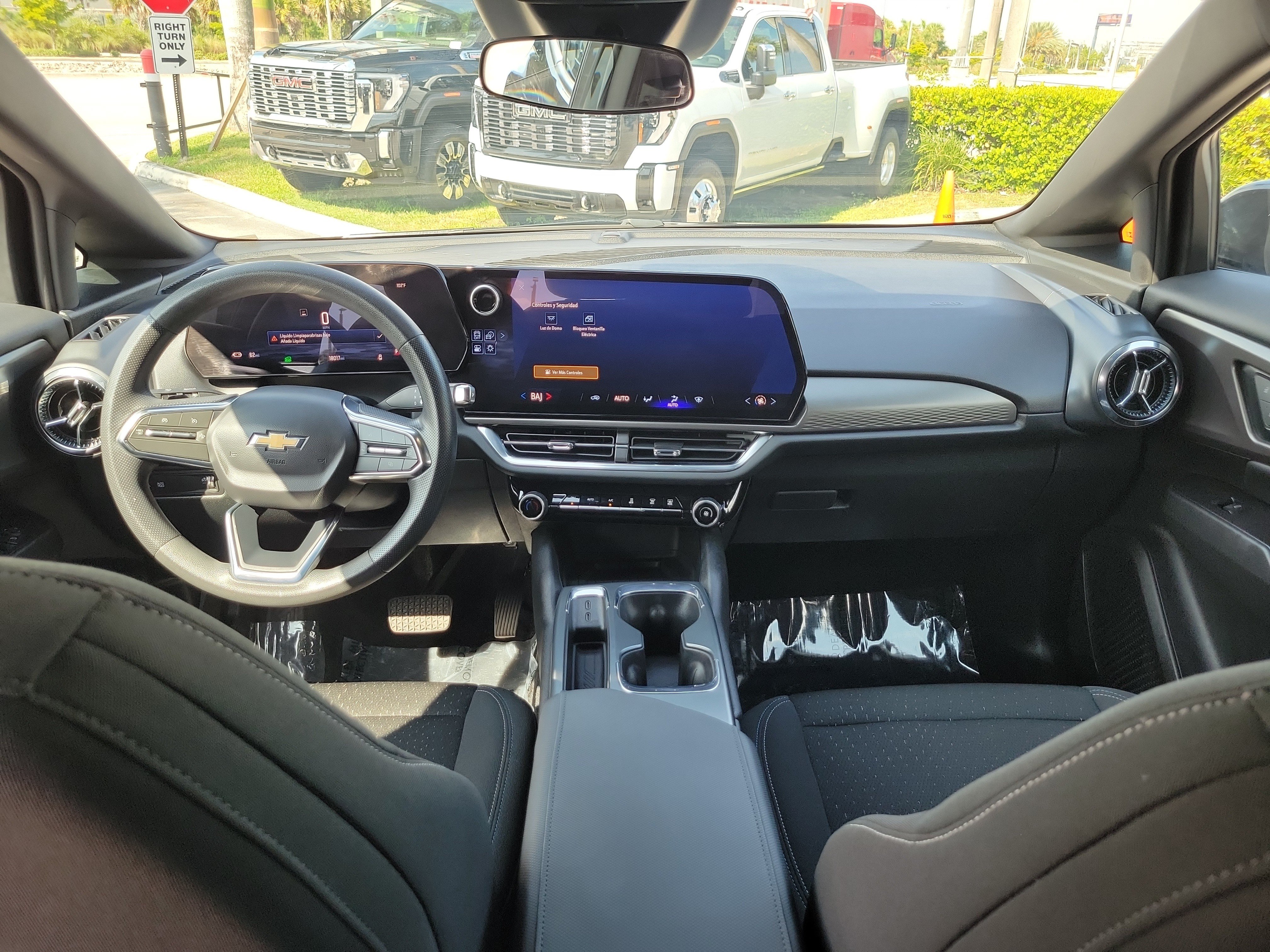 Used 2025 Chevrolet Equinox EV LT FWD image 17