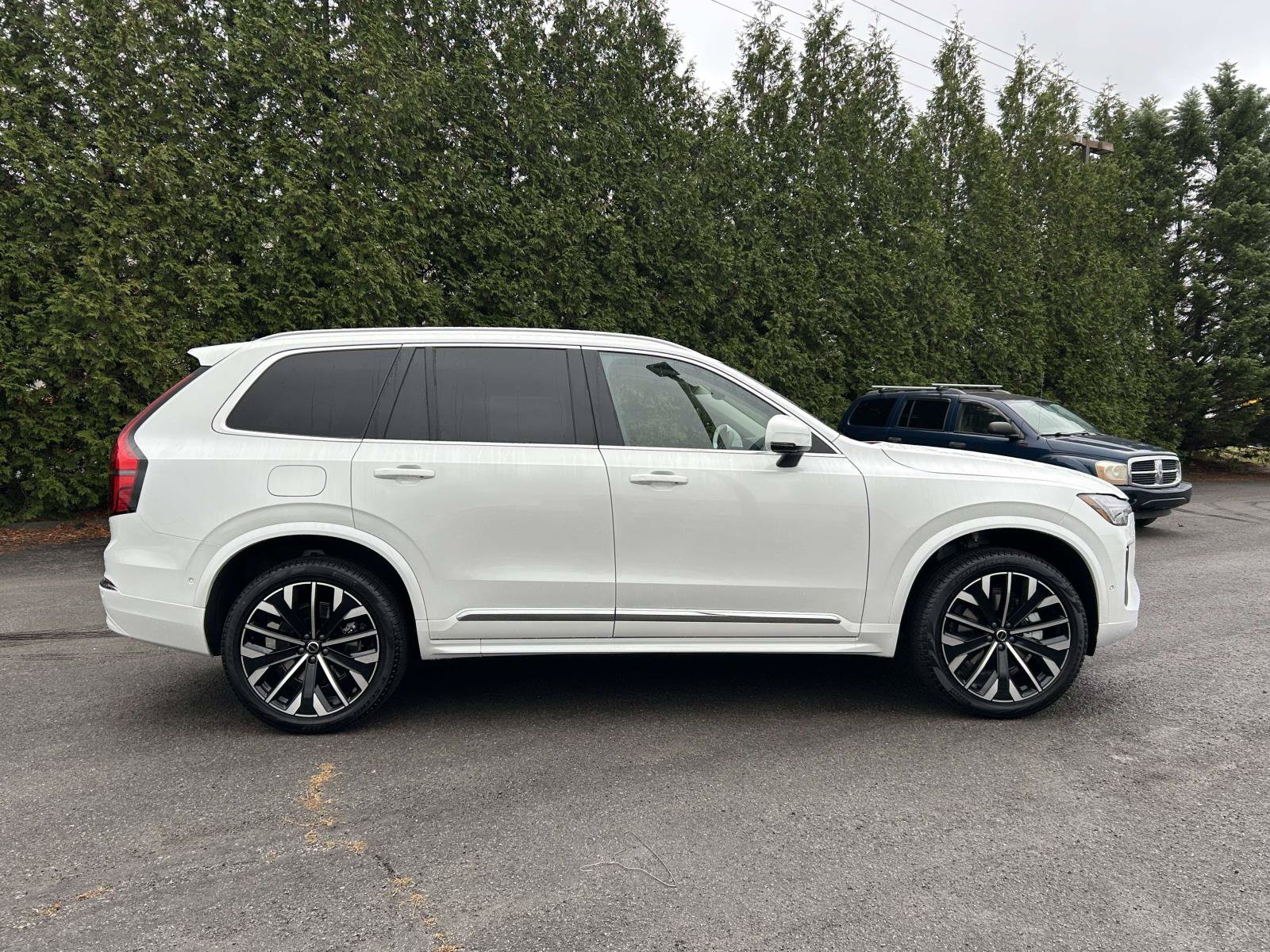 New 2026 Volvo XC90 B6 Ultra w/ Protection Package AWD/4WD image 2