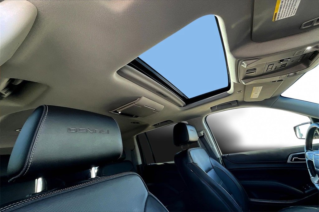 Used 2020 GMC Yukon XL Denali w/ Denali Ultimate Package image 2