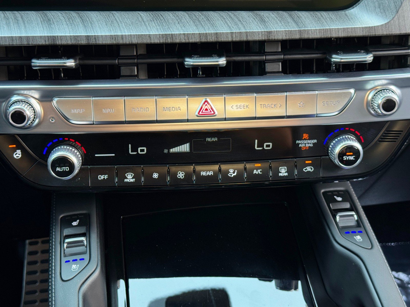 Used 2024 Kia Telluride SX Prestige AWD/4WD image 29