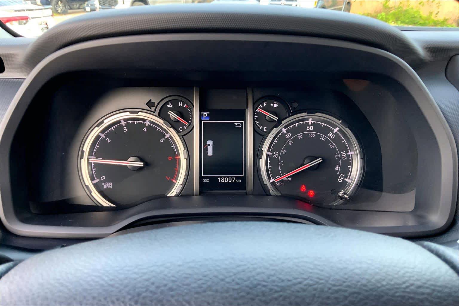Used 2024 Toyota 4Runner TRD Sport AWD/4WD image 25