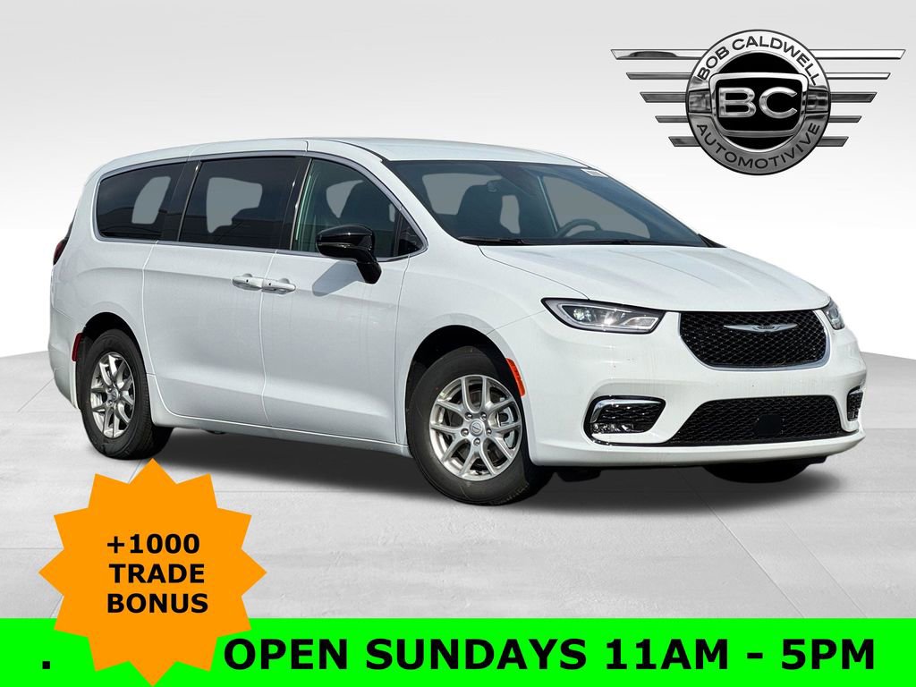 New 2026 Chrysler Pacifica Select FWD image 1