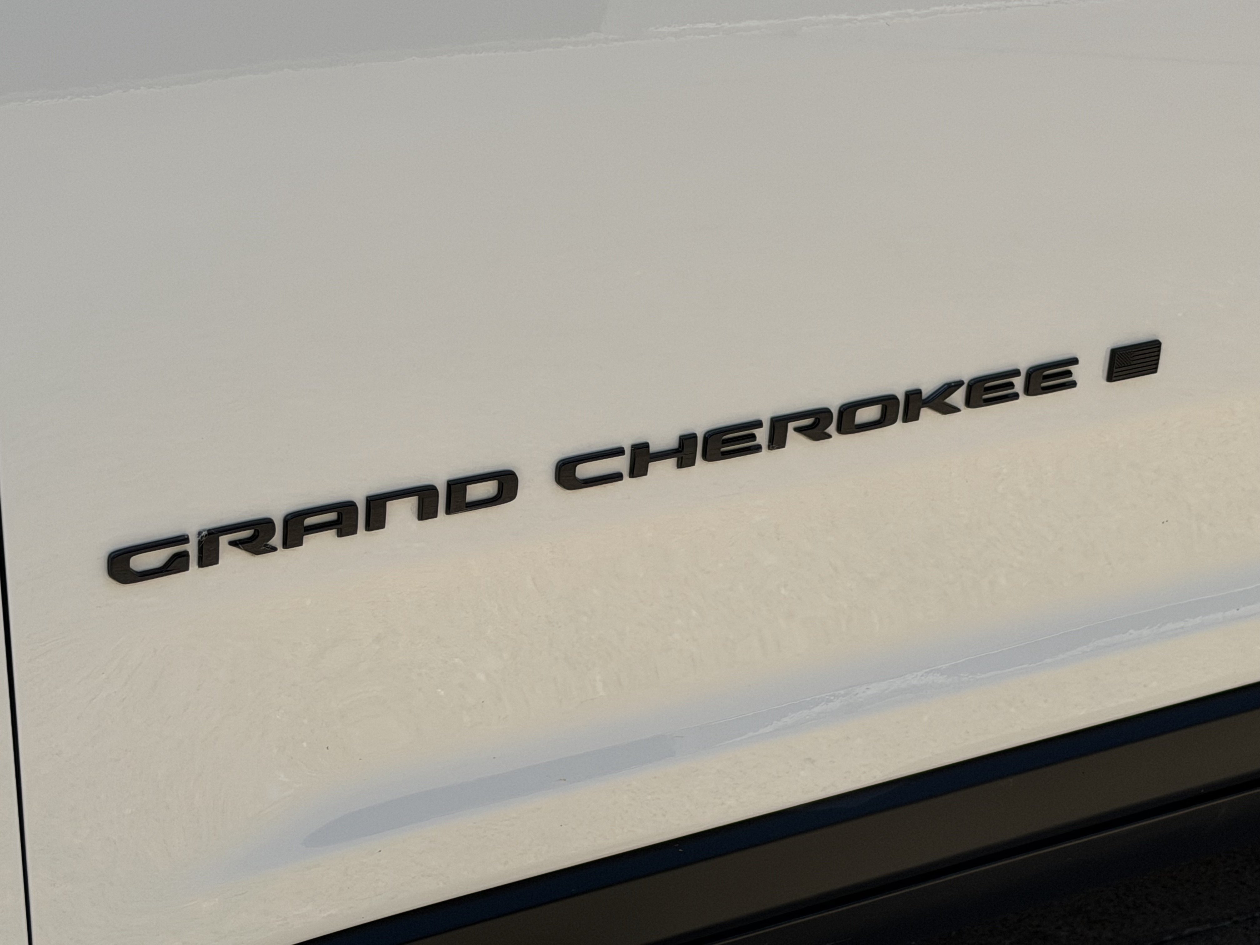 Used 2025 Jeep Grand Cherokee Altitude RWD image 33