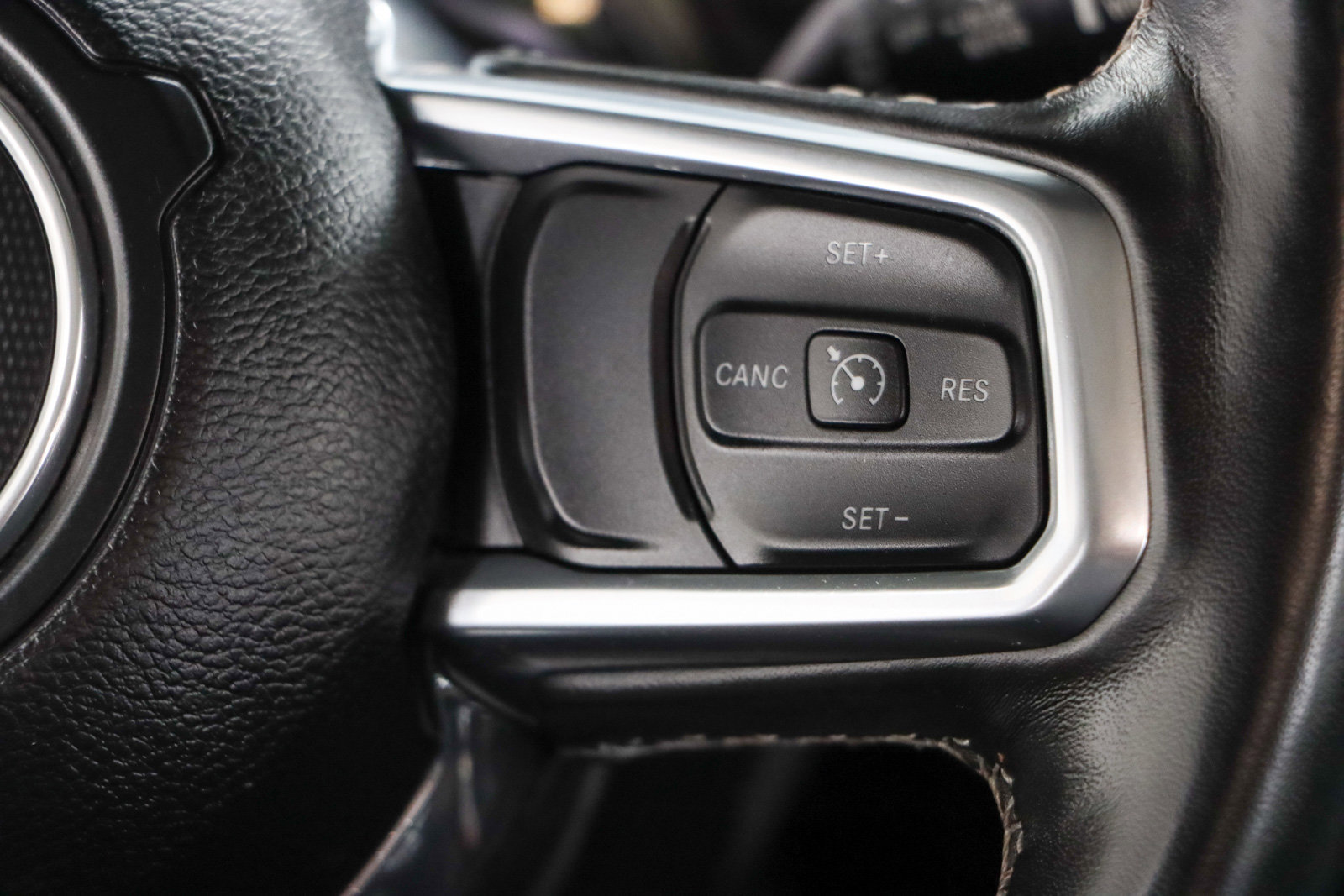 Used 2023 Jeep Wrangler Unlimited Sahara w/ Cold Weather Group AWD/4WD image 16