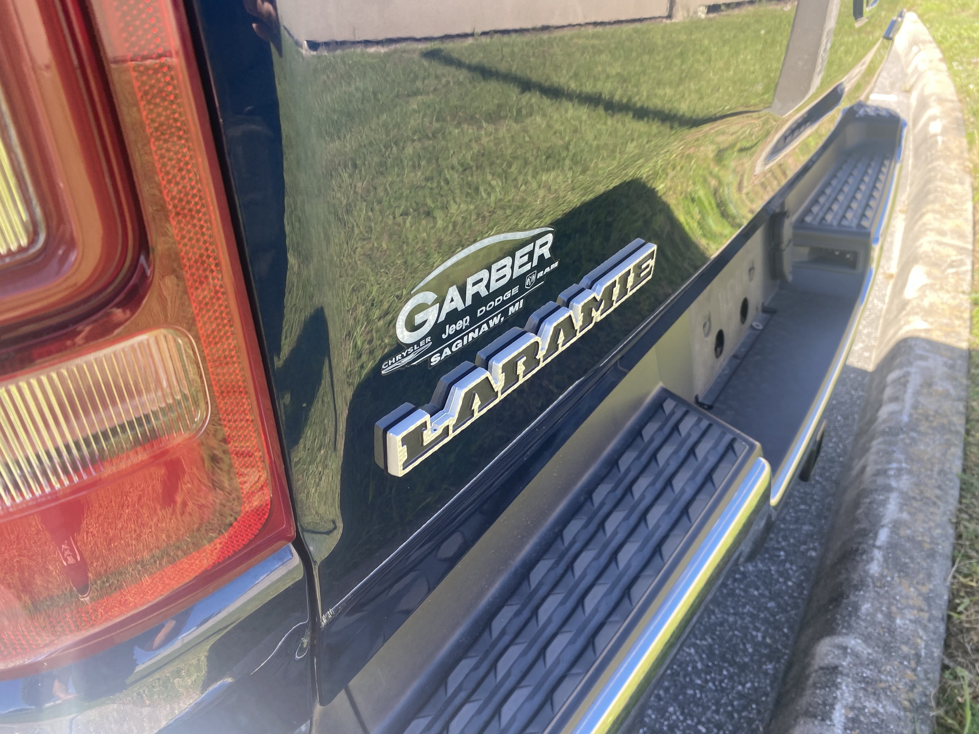 Used 2020 RAM 1500 Laramie AWD/4WD image 12