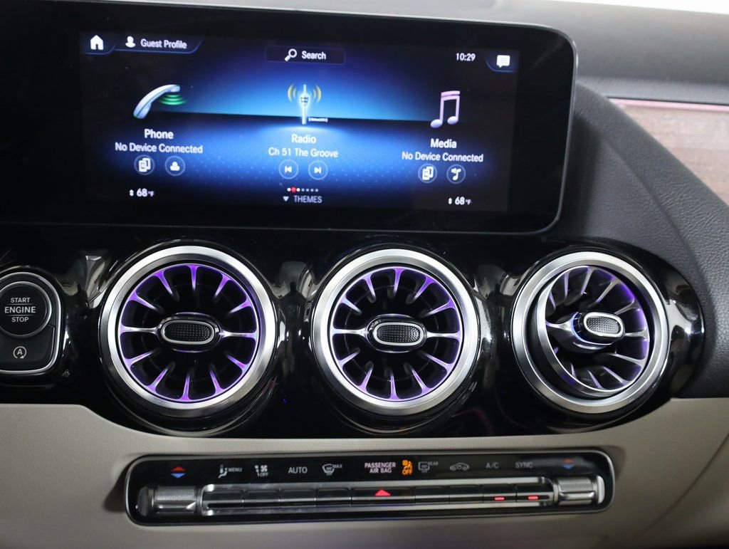 Certified 2023 Mercedes-Benz GLA 250 4MATIC w/ Premium Package image 19