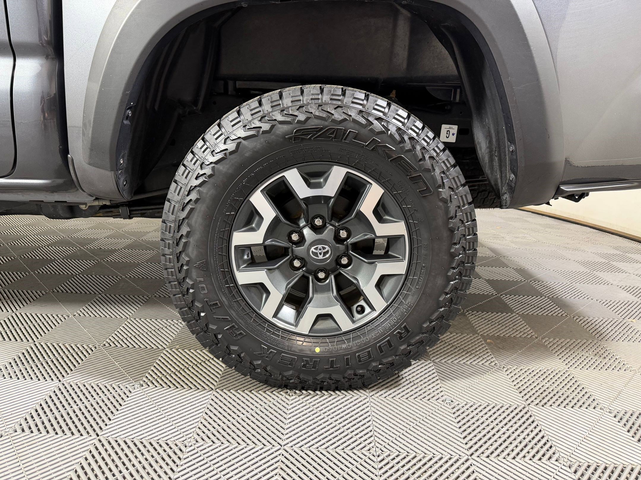 Used 2023 Toyota Tacoma TRD Off-Road w/ Technology Package image 18