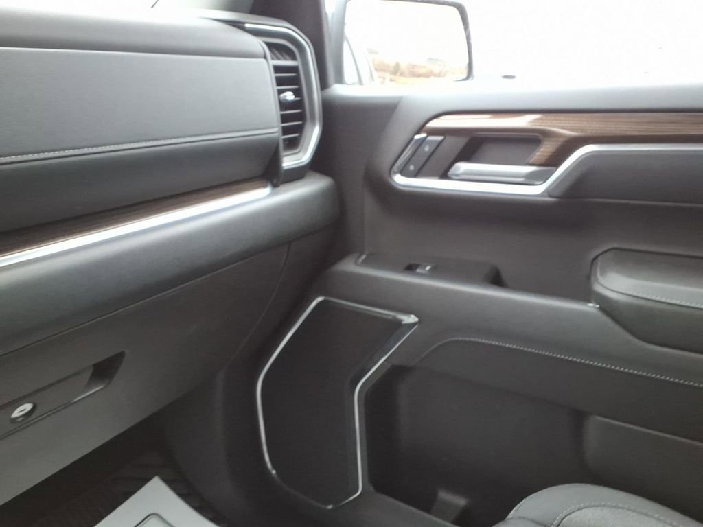 Used 2023 Chevrolet Silverado 1500 LT image 28