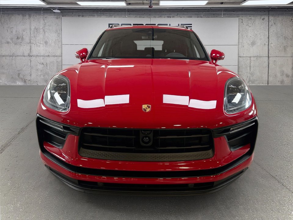 Certified 2026 Porsche Macan AWD/4WD image 6