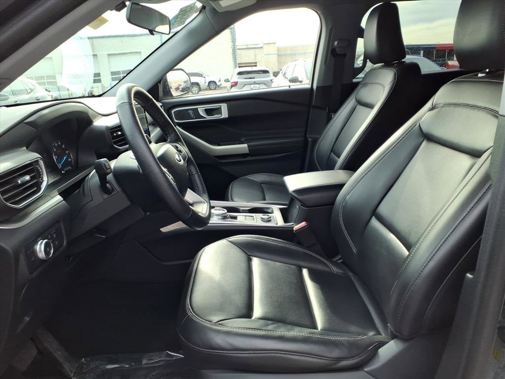 Used 2022 Ford Explorer XLT w/ Equipment Group 202A image 26