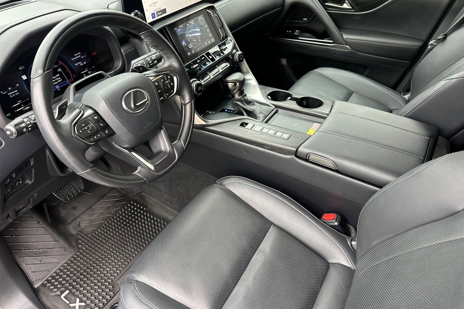 Certified 2025 Lexus LX 600 4WD w/ Appearance Package image 11