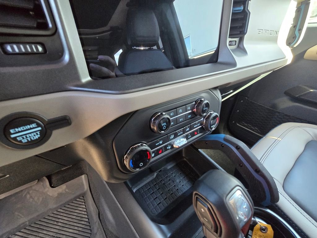 Used 2024 Ford Bronco Wildtrak image 13