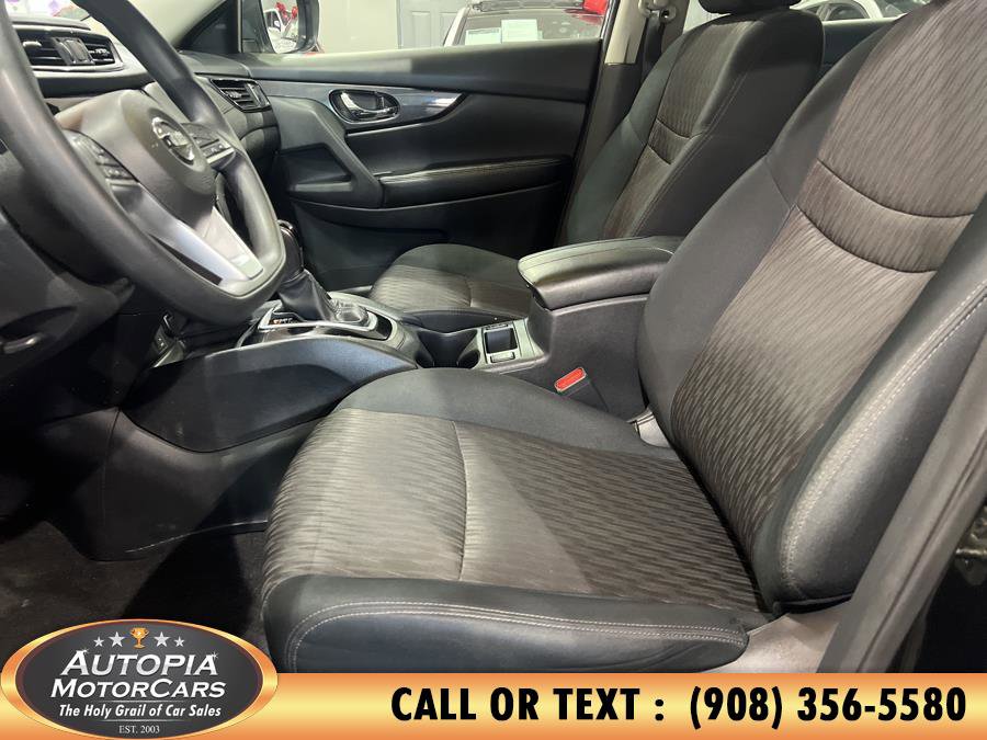 Used 2017 Nissan Rogue SV image 11