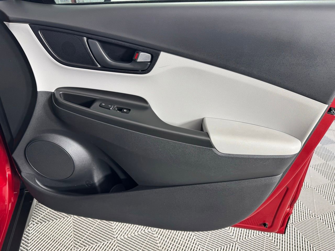 Used 2023 Hyundai Kona SEL image 28