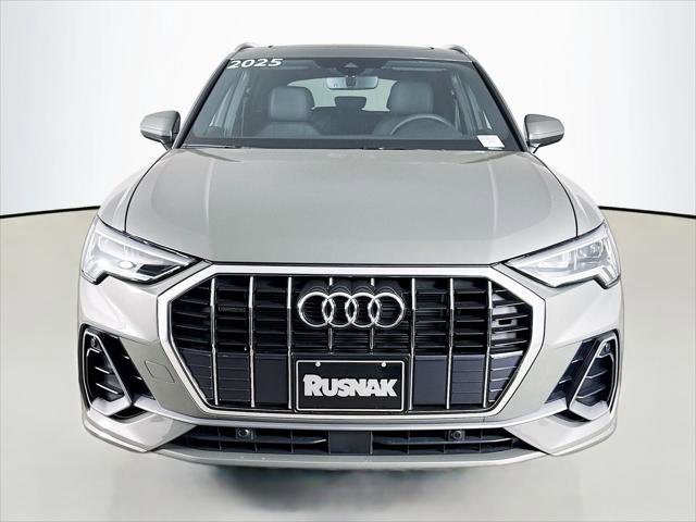 Certified 2025 Audi Q3 2.0T Premium w/ Convenience Package AWD/4WD image 2