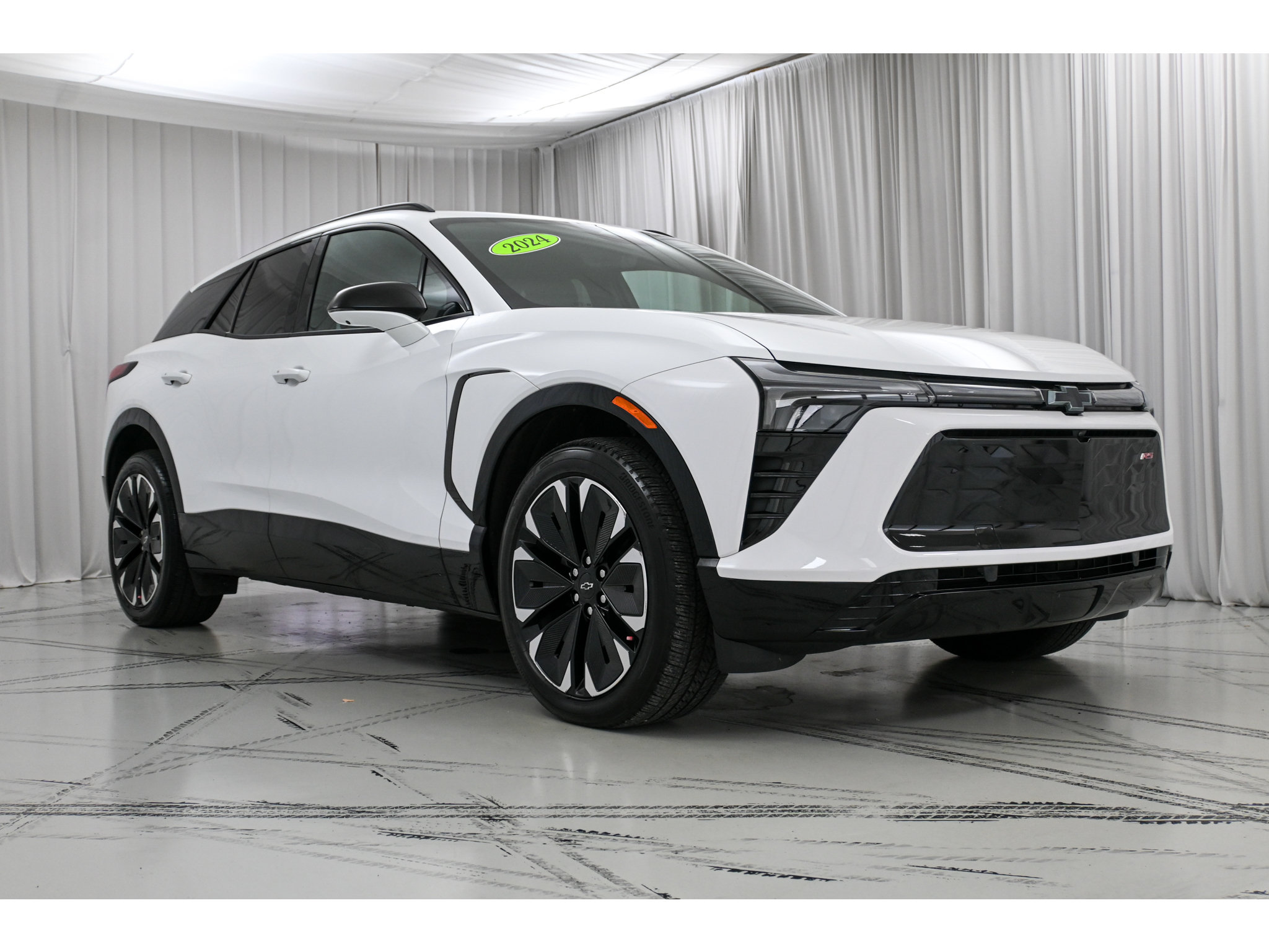 Used 2024 Chevrolet Blazer EV RS AWD/4WD image 2