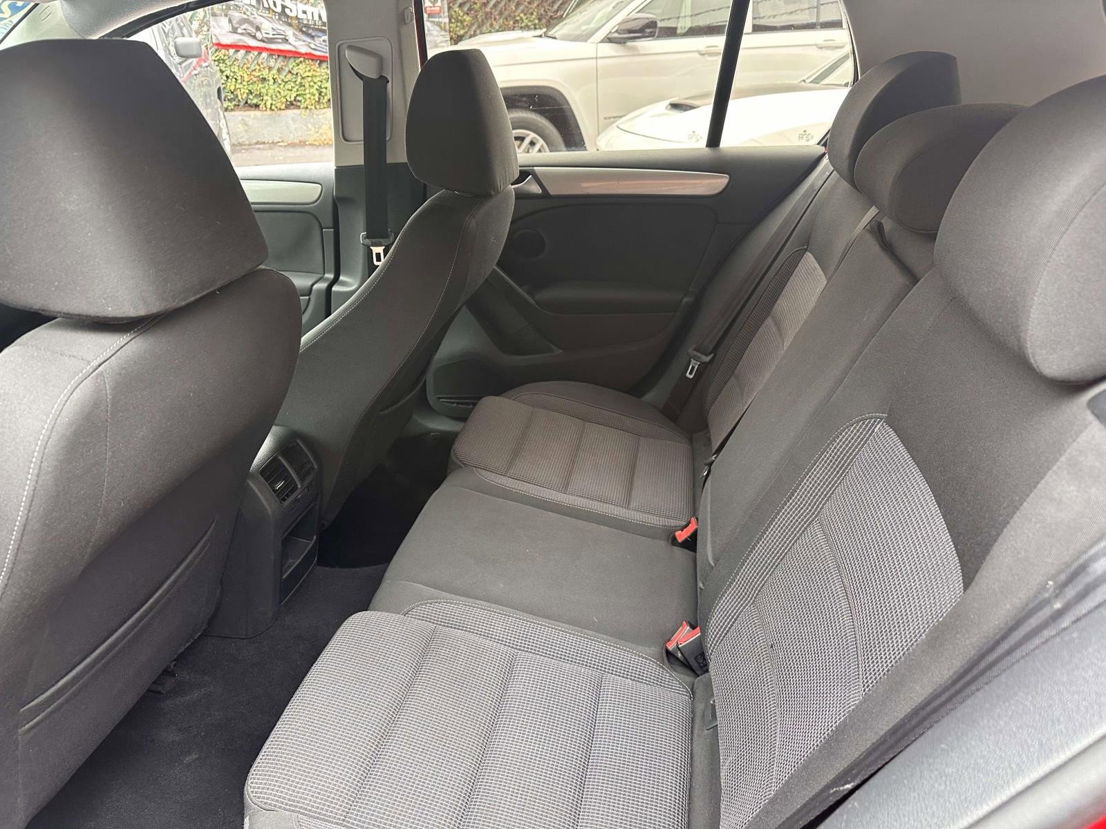 Used 2012 Volkswagen Golf 4-Door image 17