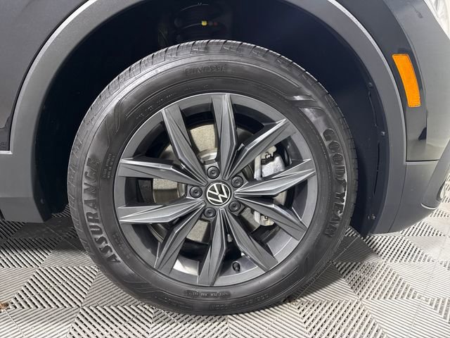 Used 2023 Volkswagen Tiguan SE image 11