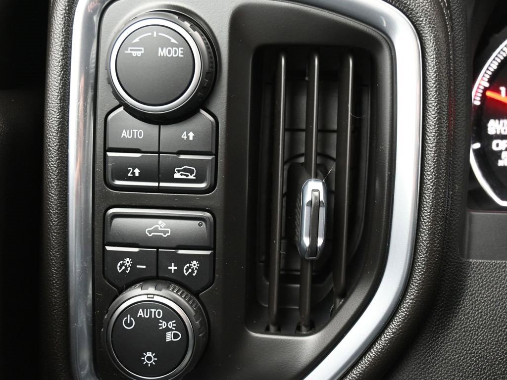 Used 2022 Chevrolet Silverado 1500 LT image 20